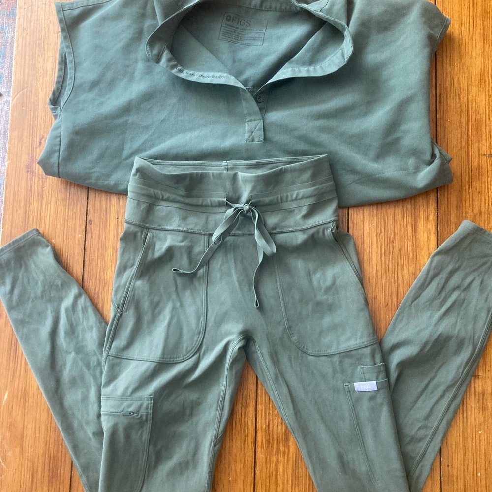 Figs Women's Green Pants & Jumpsuit Set